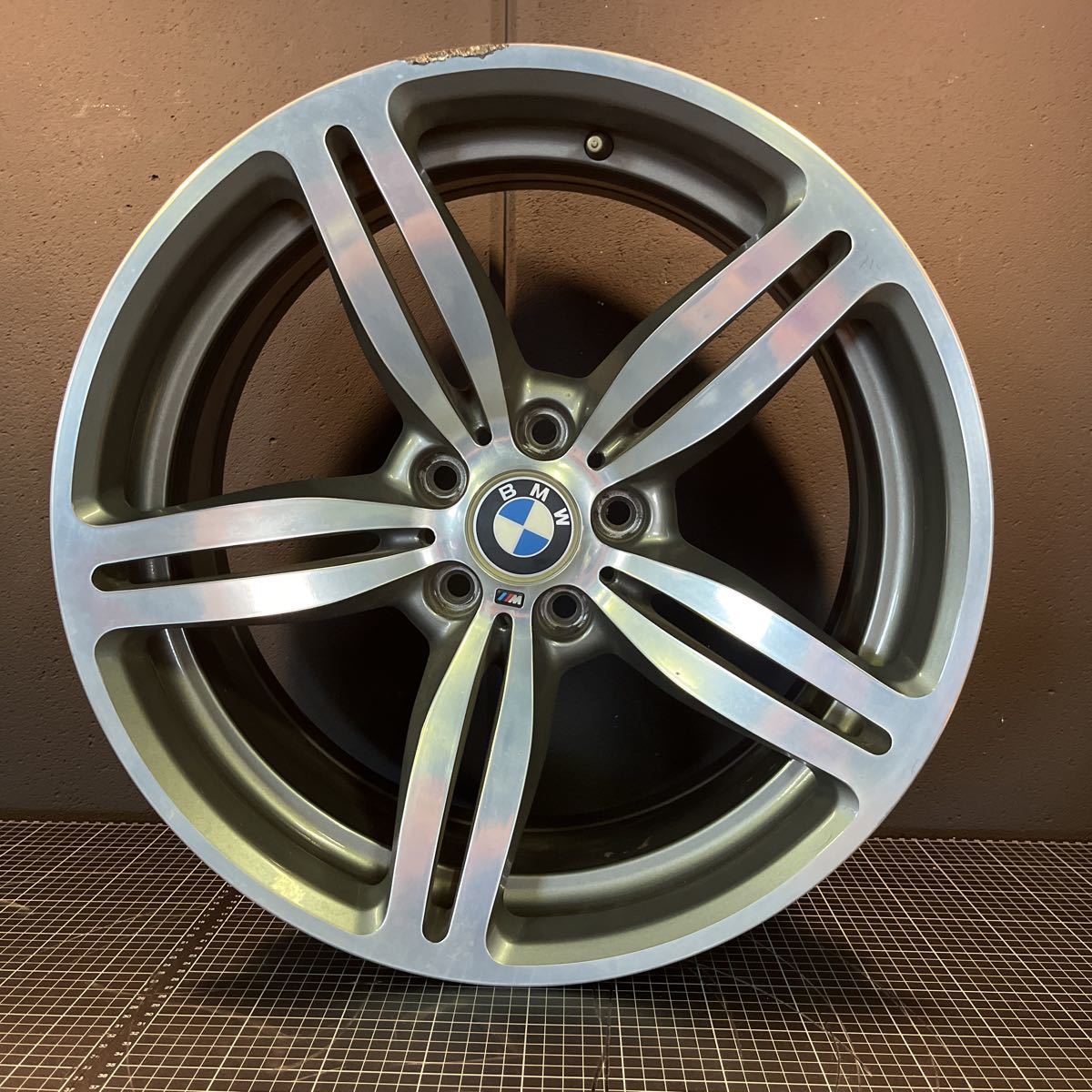 正規品，人気SALE BMW M6 純正 鍛造 ダブルスポークスタイリング167M 19インチ 8.5J +12 PCD120 5H FORGED E63 E64 E60(5穴)｜売買されたオークション情報、yahooの商品情報をアーカイブ公開 - オークファン 5穴