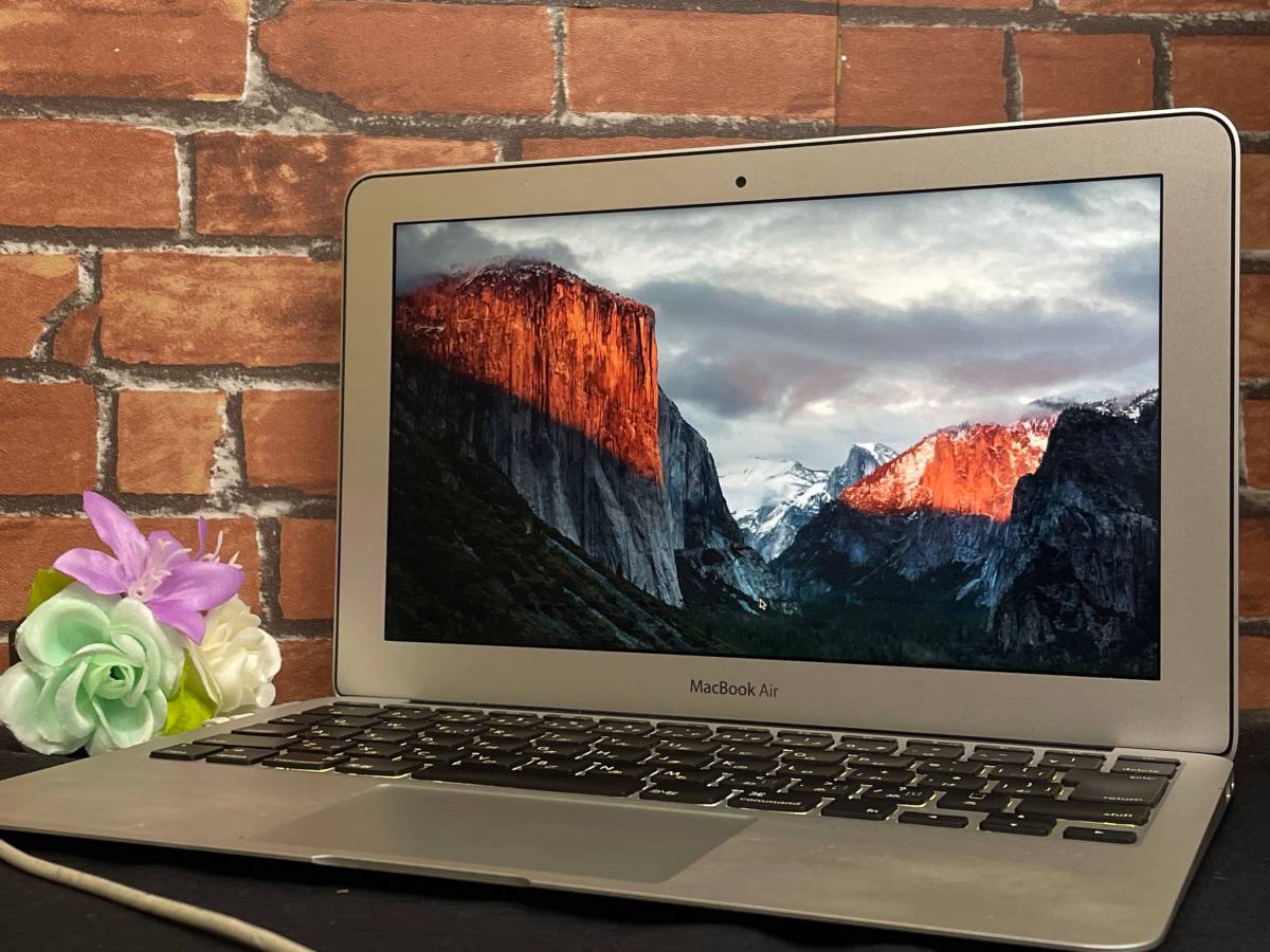 MacBook Air 11インチ A1370 / 2GB / 64GB MacBook Air 11インチ A1370