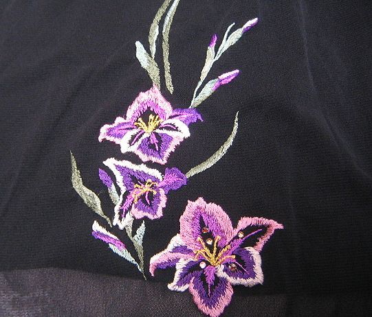 VIVIENNE TAM ヴィヴィアンタム パワーネット 花刺繍のワンピース