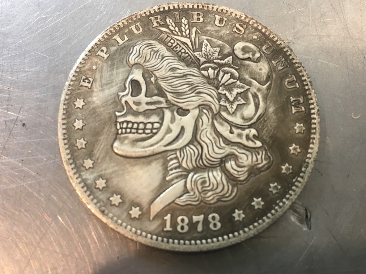 モルガン 硬貨 コイン 1ドル銀貨 レプリカ エングレービング 1878年 スカル 彫刻 彫金 バイカー インディアン ウエスタン マーカー  お守りの入札履歴 - 入札者の順位