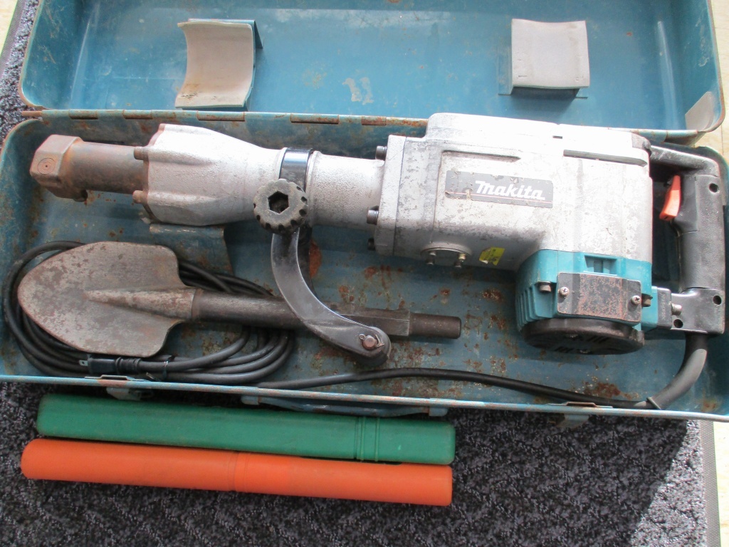 中古 Makita マキタ 100V 電動ハンマ ハツリ機 HM1303(電動ハンマー 