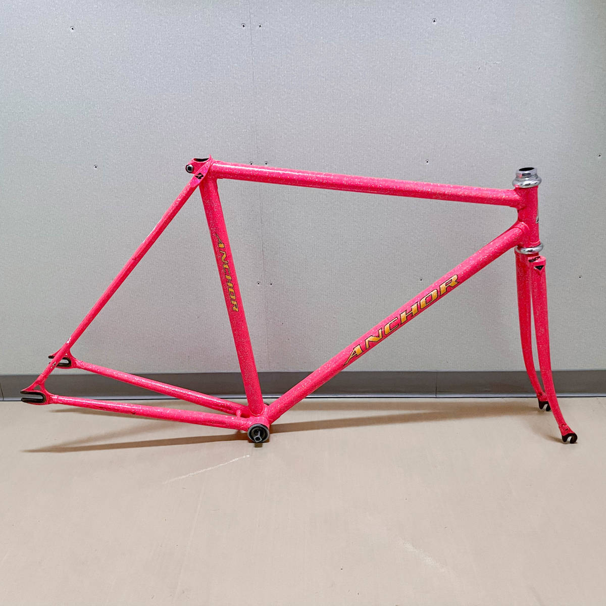  ST-00305 NJS 競輪フレーム アンカー ラメピンク ANCHOR 固定ギア FIXED シングルスピード(トラックレーサー、ピスト)｜売買されたオークション情報、yahooの商品情報をアーカイブ公開 - オークファ トラックレーサー、ピスト