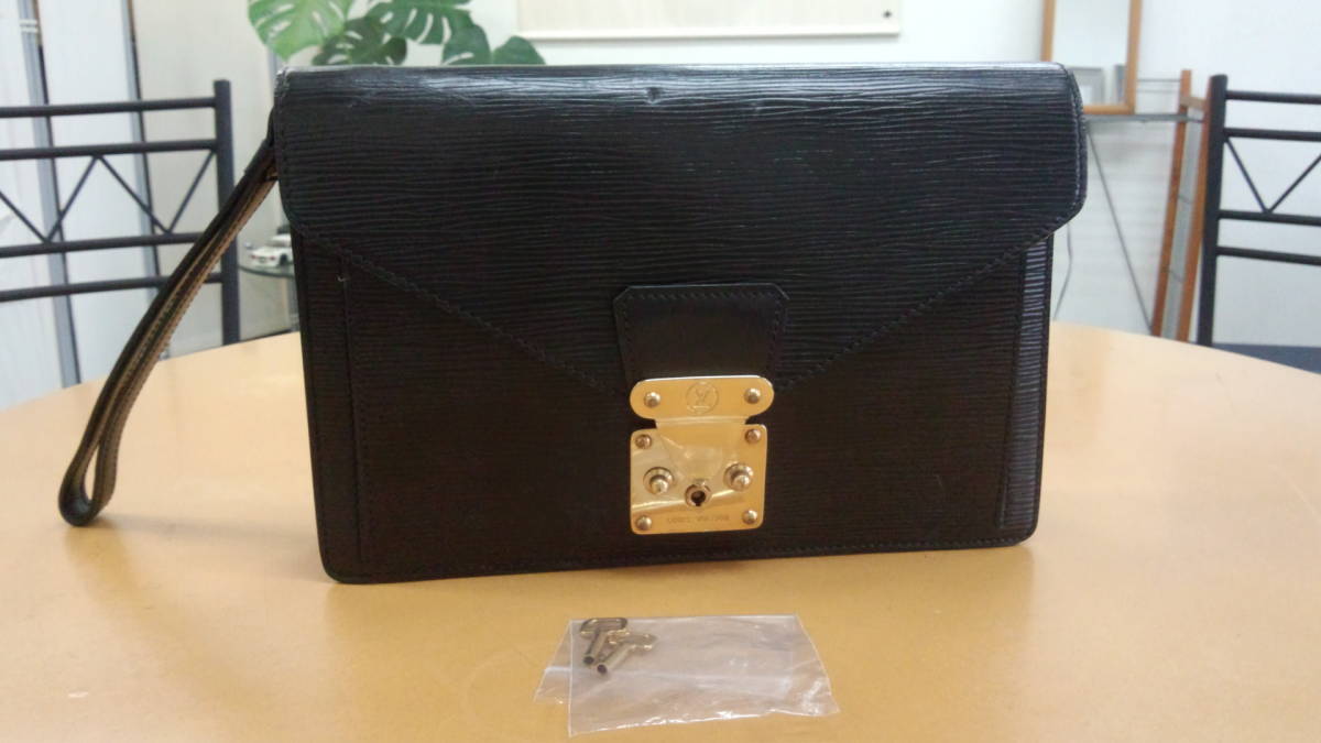 【新作，豊富な】 本物 LOUIS.VUITTON ルイヴィトン クラッチバック エピレザーブラック キー２個付き(その他)｜売買されたオークション情報、yahooの商品情報をアーカイブ公開 - オークファン かばん、バッグ