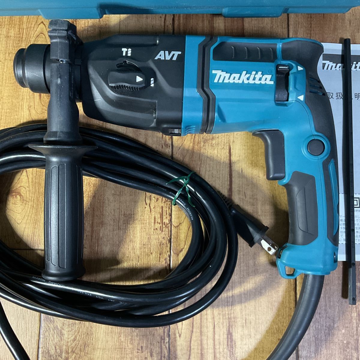 マキタ makita ハンマドリル HR1841F AVT 低振動機構搭載！オマケ付き！中古良品！【送料無料♪】 HR1841F ハンマドリル マキタ 品番18mmHR1841F 本体 18mmハンマドリル(低振動機構AVT搭載)