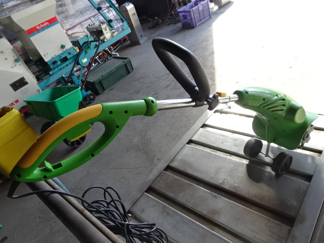 綺麗です♪】スリーアップ 耕作君 家庭用電動耕運機 TUー070 単相