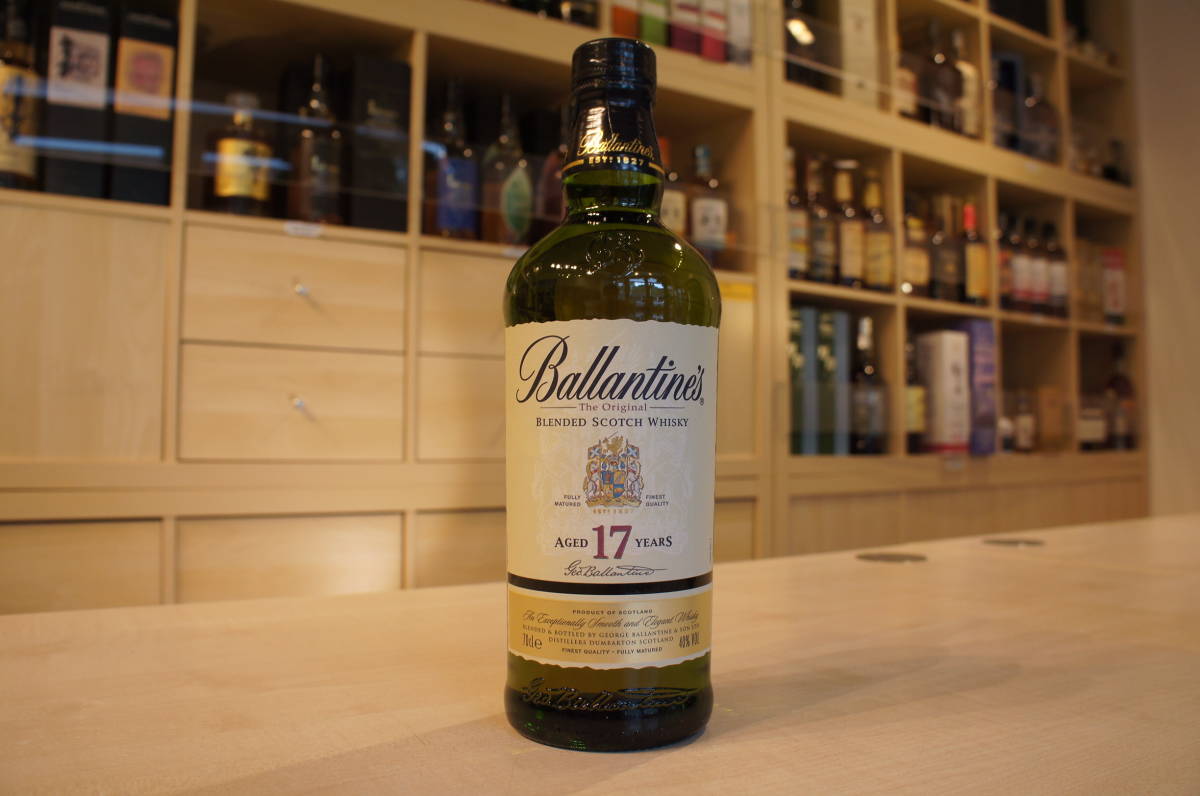 81844 バランタイン 17年 Ballantine's 箱付 700ml 40％ 【公式通販】