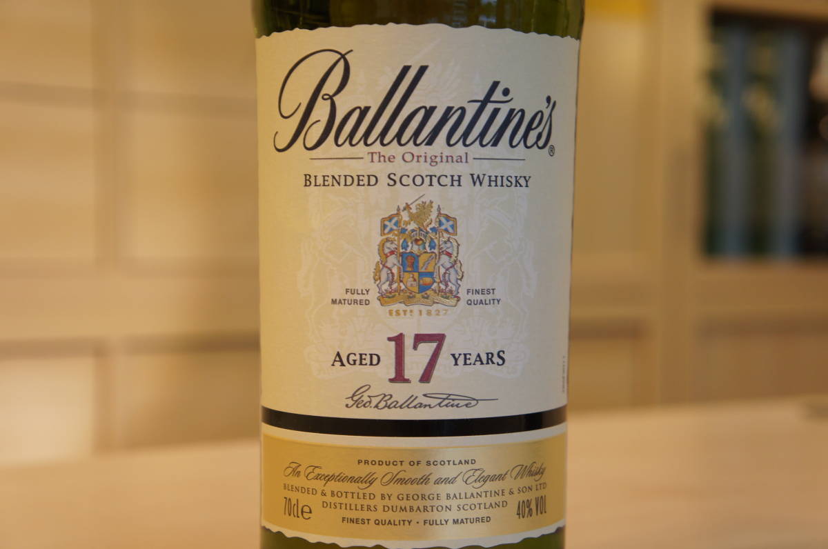 81844 バランタイン 17年 Ballantine's 箱付 700ml 40％ 【公式通販】