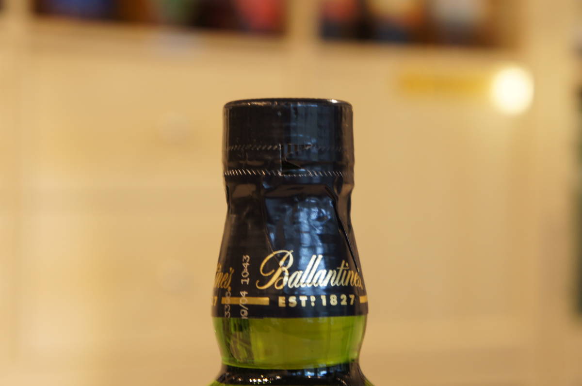 81844 バランタイン 17年 Ballantine's 箱付 700ml 40％ 【公式通販】
