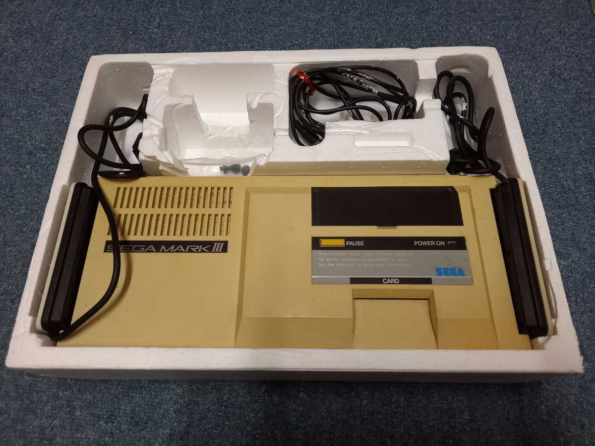 訳あり動作品　セガ　マークⅢ本体とコントローラ2個のみ販売です SEGA Mark III(セガマーク3) 訳アリ品 セガ マーク3 SEGA 訳あり動作品