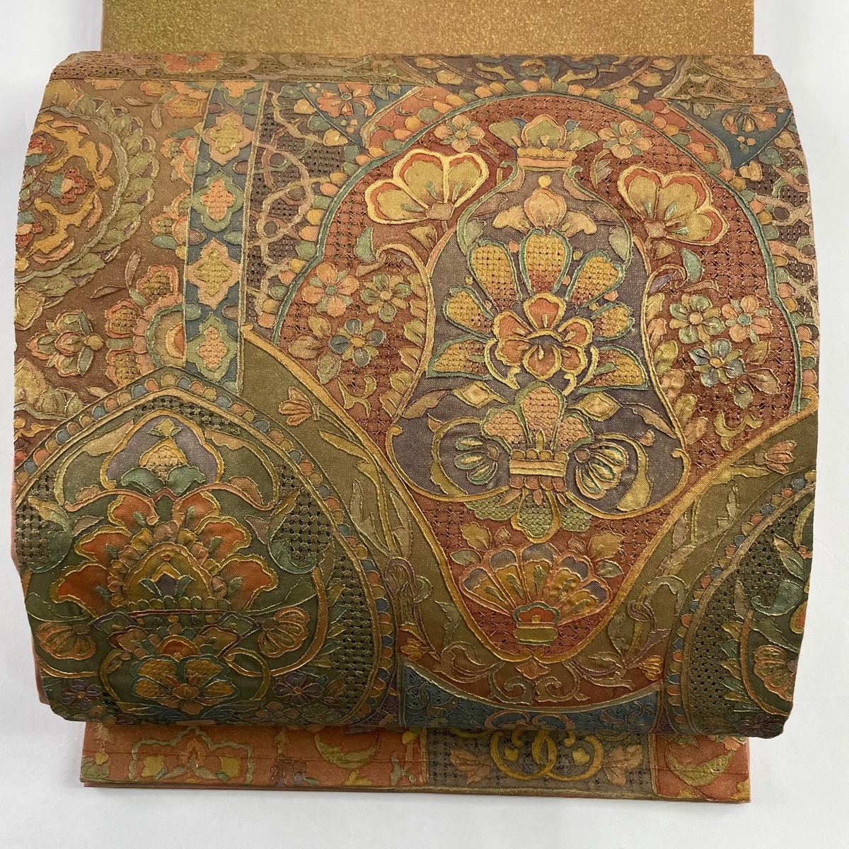 袋帯 美品 名品 華文 華唐草 汕頭刺繍 金彩 赤茶 お太鼓柄 正絹 【中古】 ☆☆☆☆ 美品 袋帯 秀品 相良刺繍 蘇州刺繍 花丸文