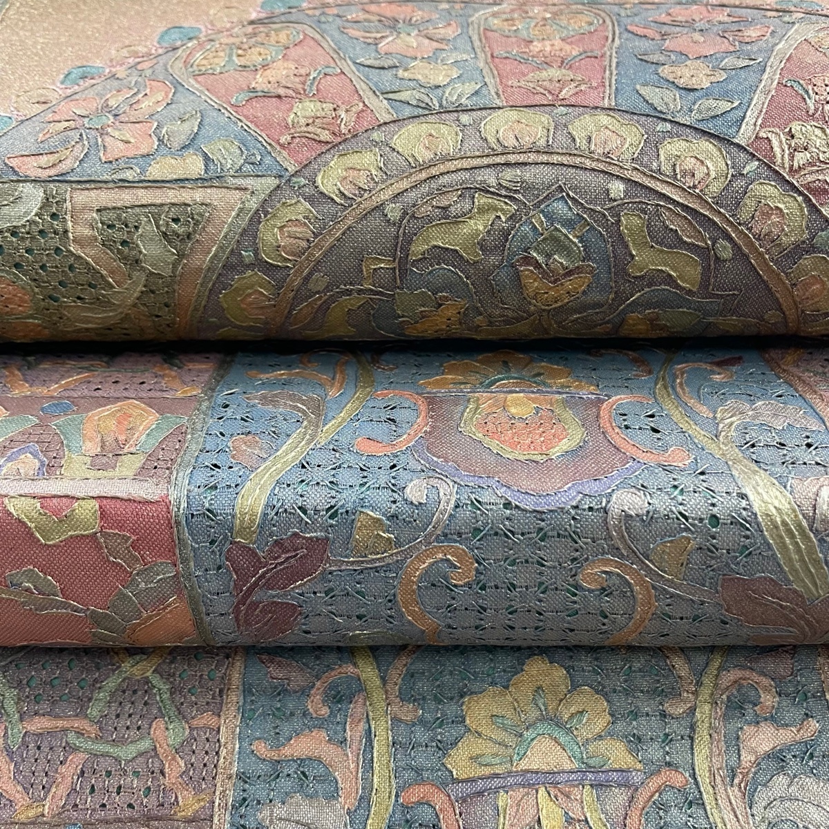 袋帯 美品 名品 華文 華唐草 汕頭刺繍 金彩 赤茶 お太鼓柄 正絹 【中古】 ☆☆☆☆ 美品 袋帯 秀品 相良刺繍 蘇州刺繍 花丸文