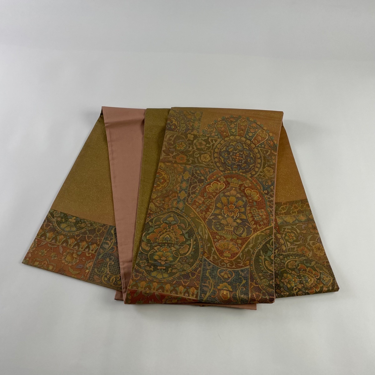 袋帯 美品 名品 華文 華唐草 汕頭刺繍 金彩 赤茶 お太鼓柄 正絹 【中古】 ☆☆☆☆ 美品 袋帯 秀品 相良刺繍 蘇州刺繍 花丸文