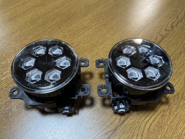 スバル レガシィ アウトバック BT5 純正 フォグランプ 6連 左右