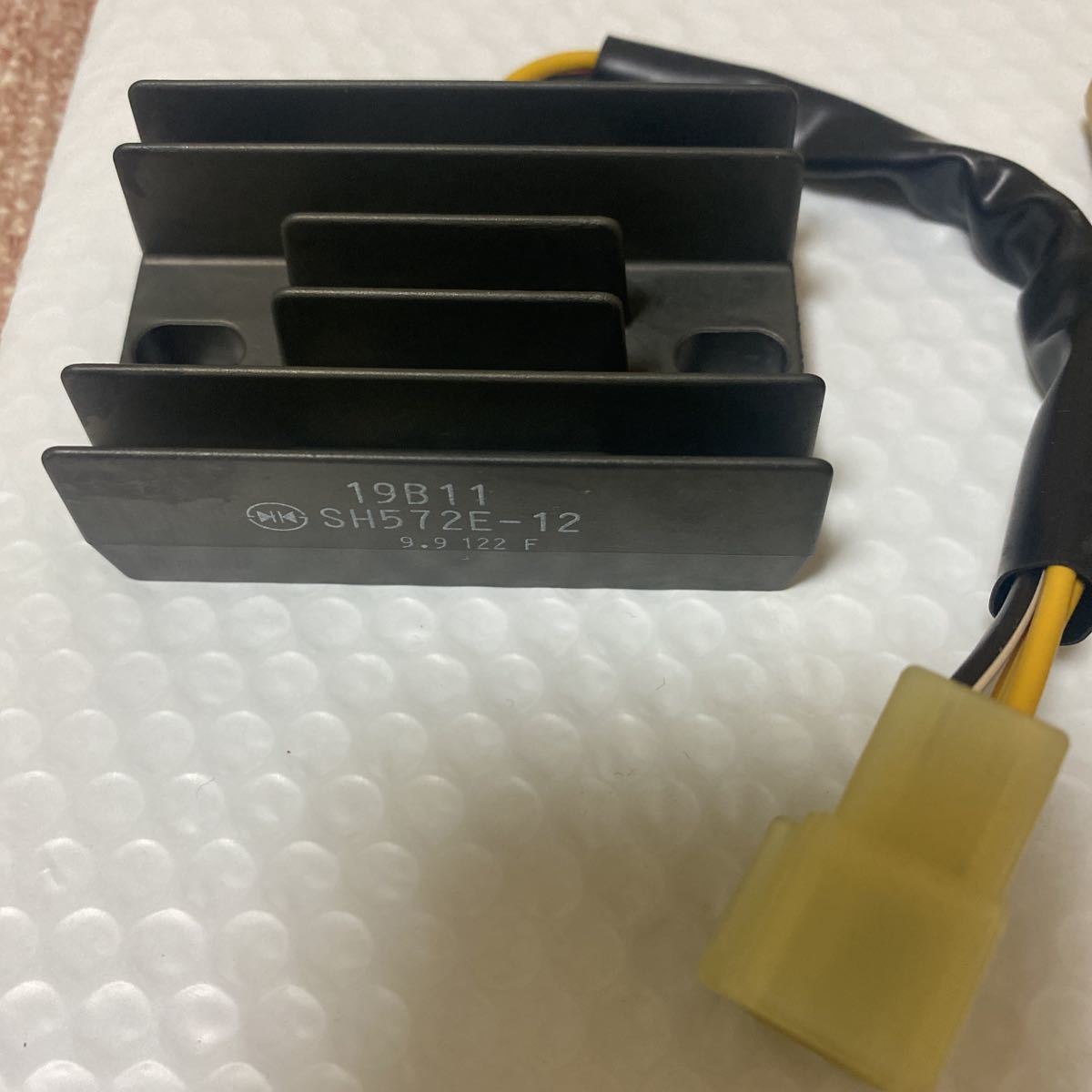 スズキ インパルス GK7CA レギュレータ レクチファイヤ　純正部品 新品