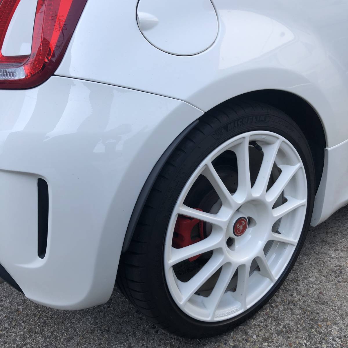 アバルト500 esseesse 17インチアルミ4本 タイヤ 7J 205/40-17