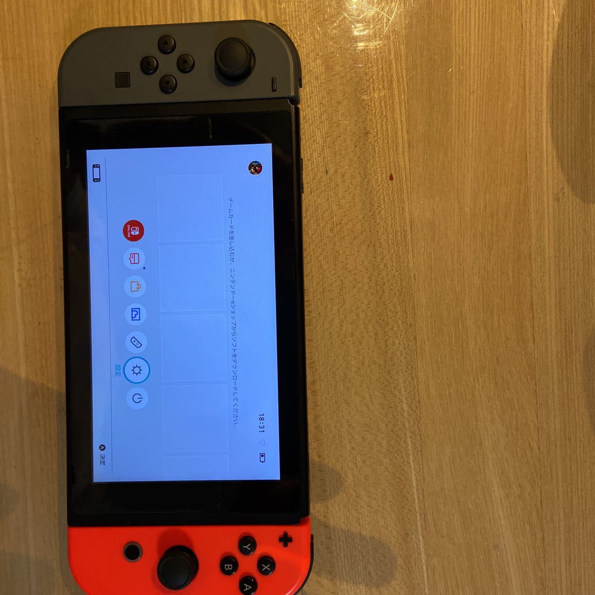 中古品　Nintendo Switch ニンテンドースイッチ　本体付属品ドック＋コード付　〔送料込み〕ジョイコンは赤と黒_3