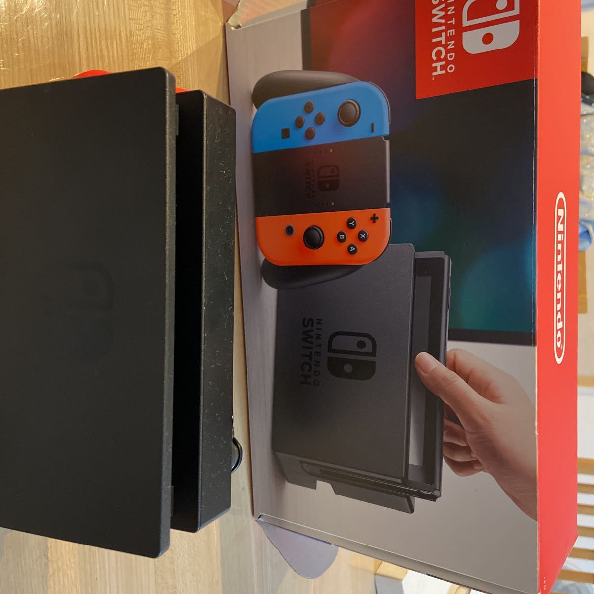 中古品　Nintendo Switch ニンテンドースイッチ　本体付属品ドック＋コード付　〔送料込み〕ジョイコンは赤と黒_5