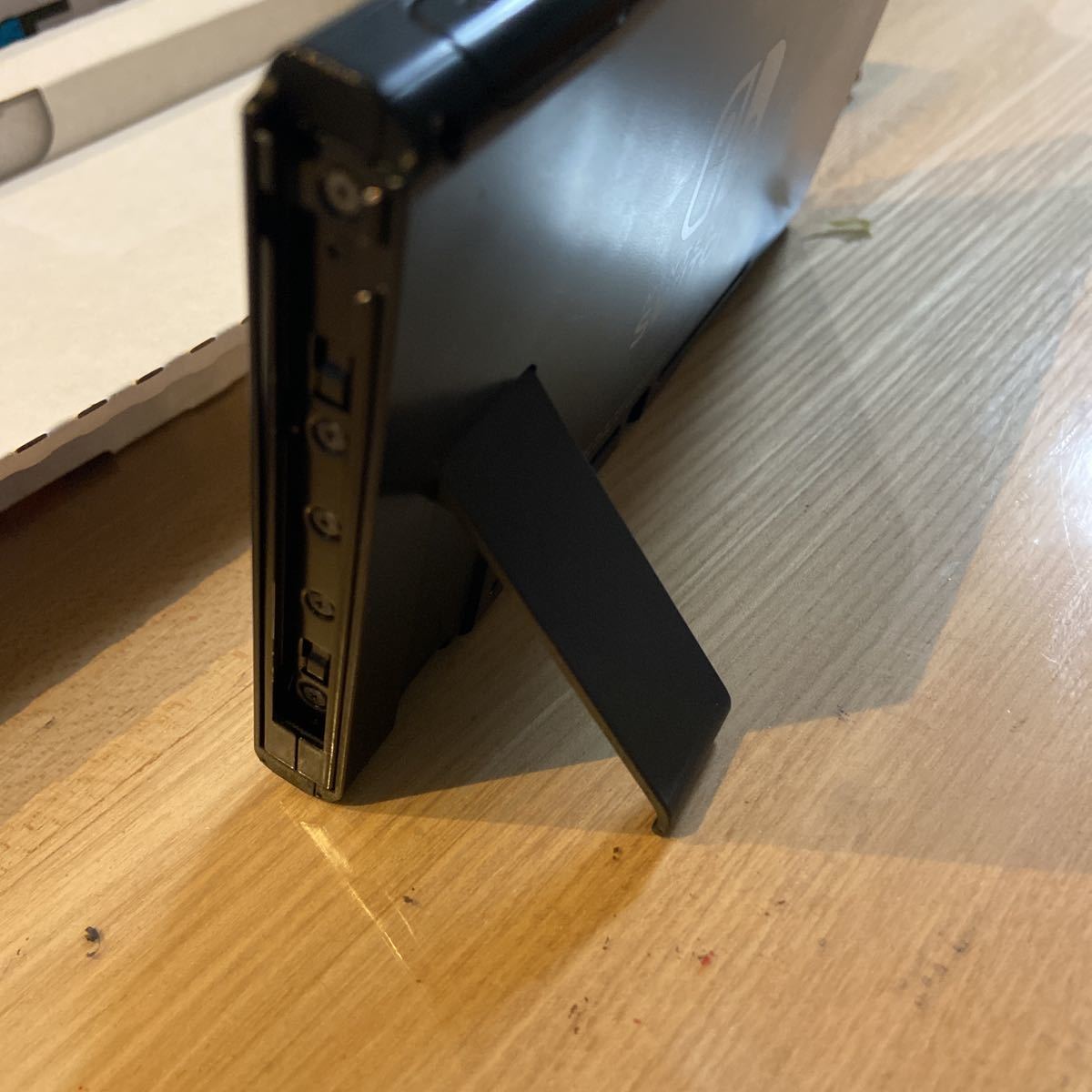 中古品　Nintendo Switch ニンテンドースイッチ　本体付属品ドック＋コード付　〔送料込み〕ジョイコンは赤と黒_9