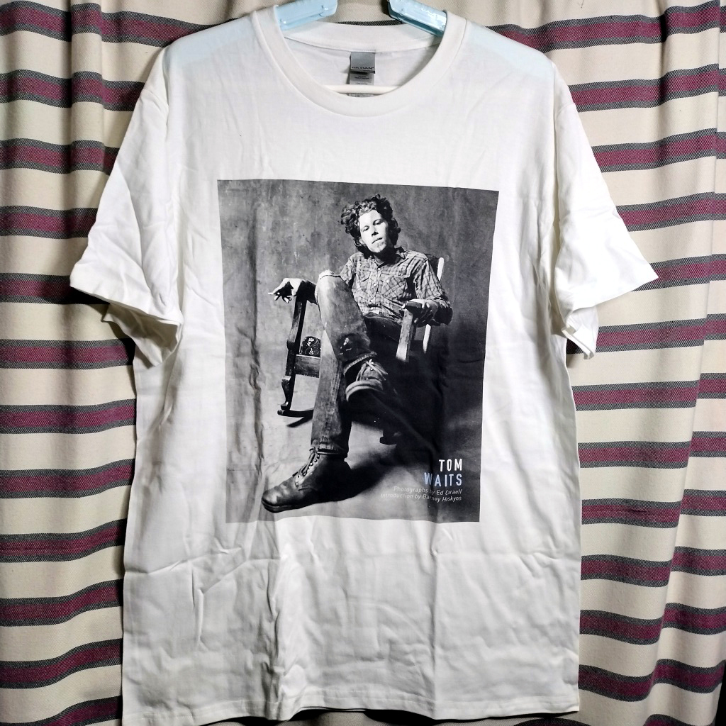 超激得，定番 トムウェイツ Tom Waits ビッグプリントバンドTシャツ Lサイズ b / 80'sバンドT ロックT rock(Tシャツ)｜売買されたオークション情報、yahooの商品情報をアーカイブ公開 - オークファン Tシャツ