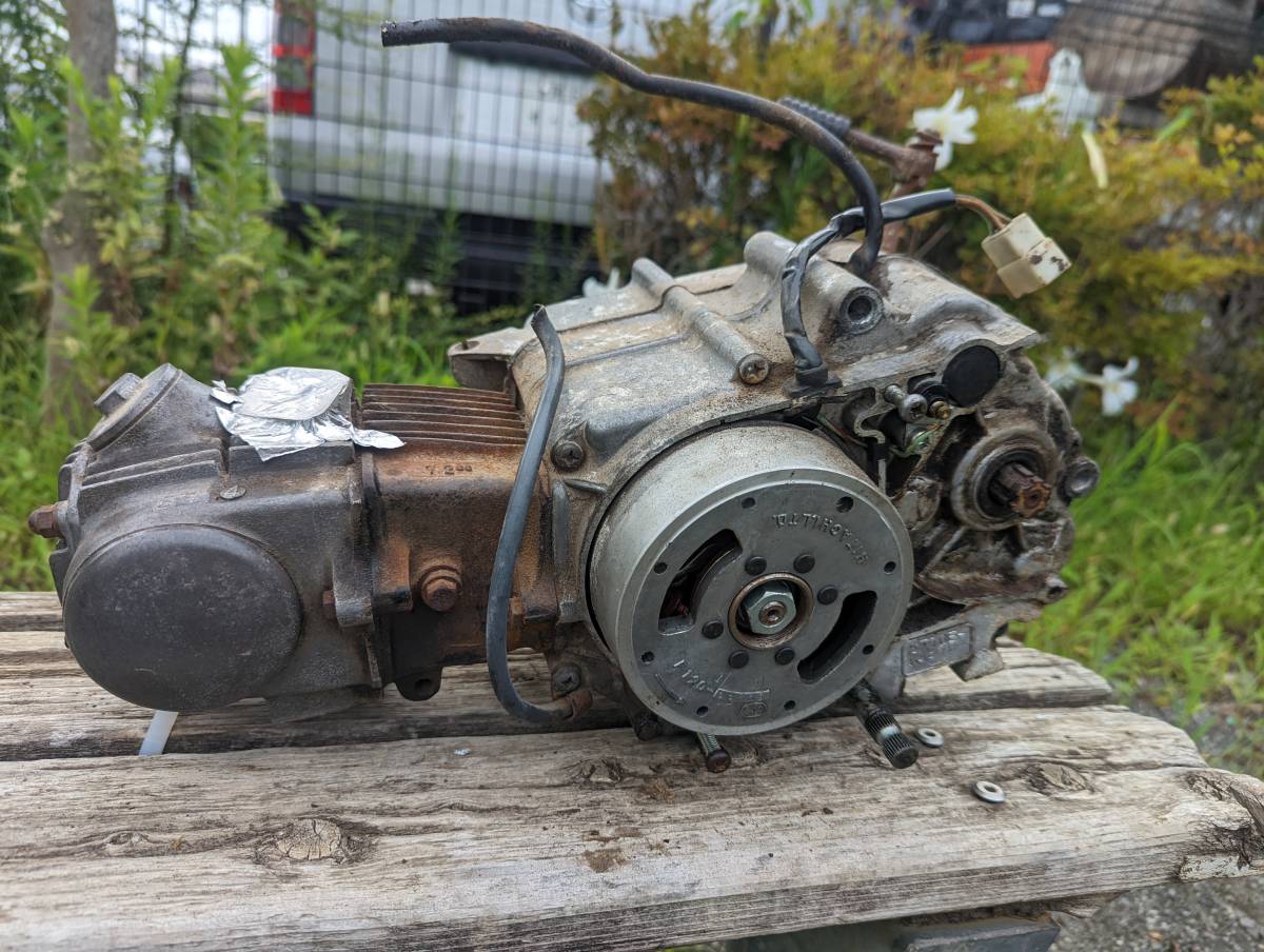 ホンダ　ST70E エンジン ホンダ ダックス DAX ST70H 純正エンジン 72CC ST70E-7番台 ジャンク