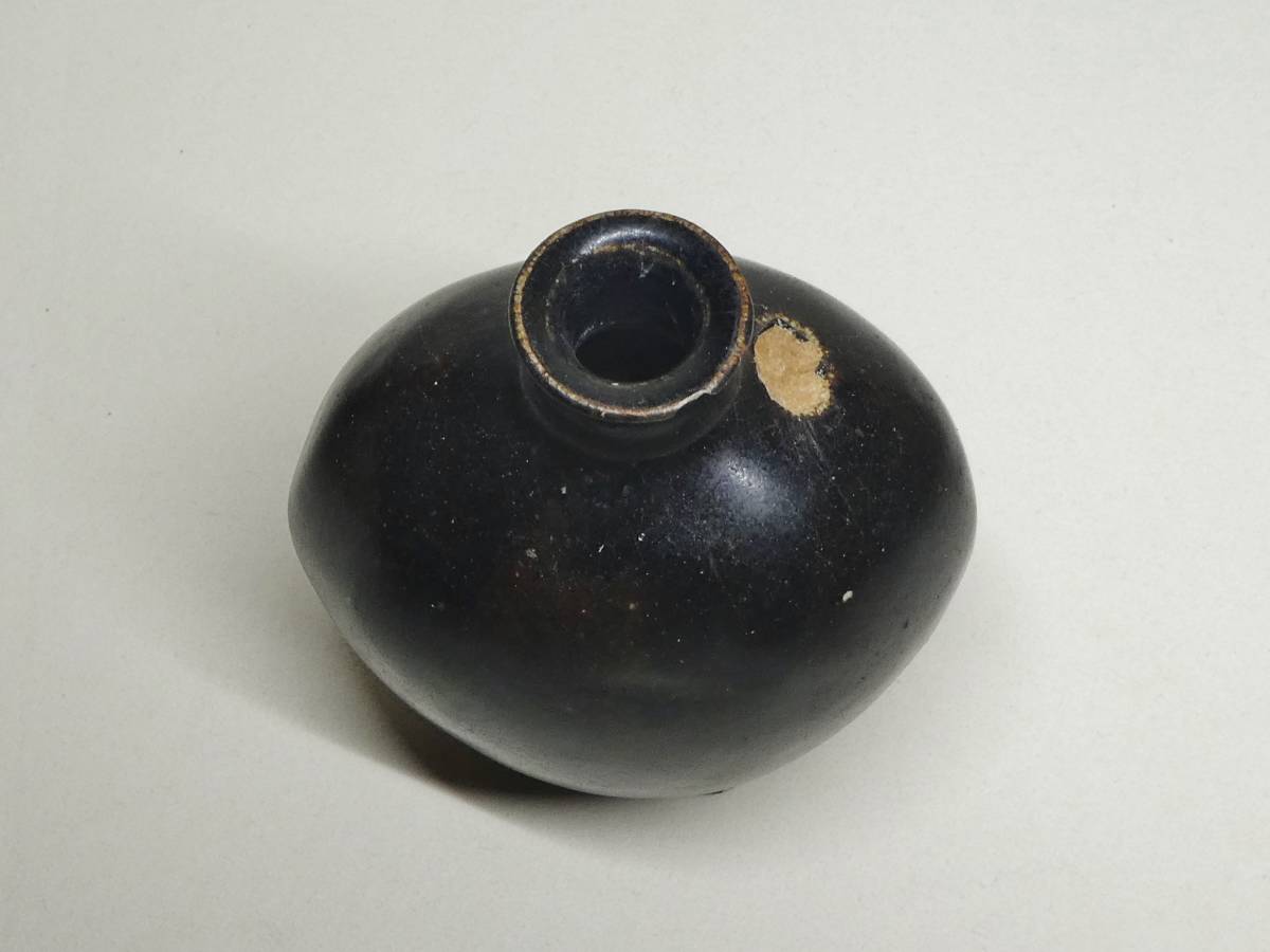 黒高麗小壺 (李朝前期)