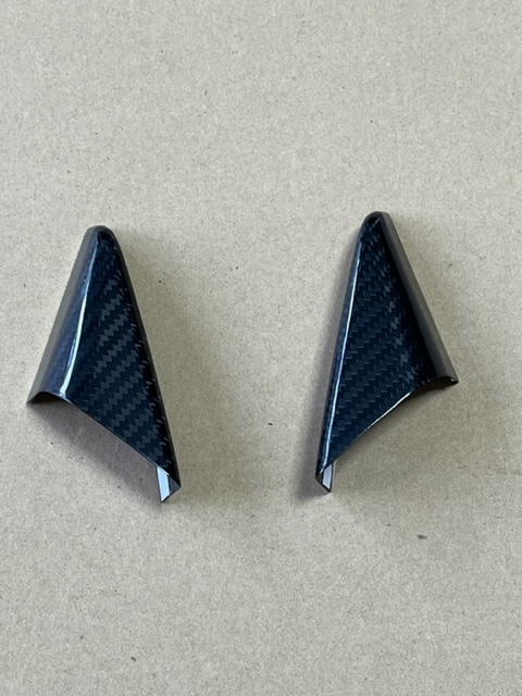 ★ポルシェ 991、718ケイマン(ボクスター) ドア内側三角部カーボンカバー（左右セット）
