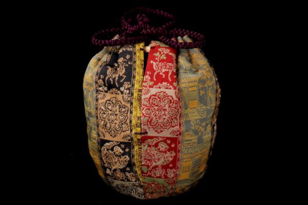 若福】人間国宝 山本陶秀『備前茶入』備前焼茶入 紅牙瑞錦 仕覆付 共箱 若福】人間国宝 山本陶秀『備前茶入』備前焼茶入 紅牙瑞錦 仕覆付 共箱