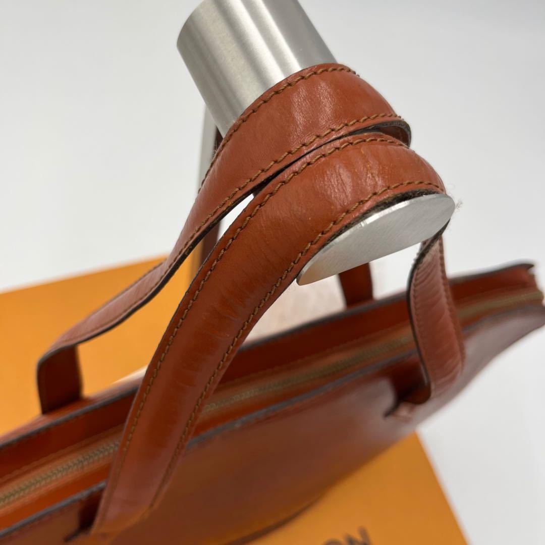 VUITTON LOUIS ルイヴィトン 24057☆1円スタート☆本物☆ヴィトン☆LOUIS 三 二つ折り財布 1円《極美品》LOUIS VUITTON ルイヴィトン エピ サンジャック ハンドバッグ トートバッグ ショルダーバッグ ブラウン 茶色 LV ロゴ 金具