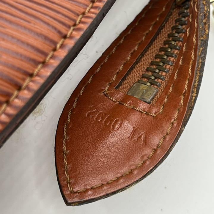 VUITTON LOUIS ルイヴィトン 24057☆1円スタート☆本物☆ヴィトン☆LOUIS 三 二つ折り財布 1円《極美品》LOUIS VUITTON ルイヴィトン エピ サンジャック ハンドバッグ トートバッグ ショルダーバッグ ブラウン 茶色 LV ロゴ 金具