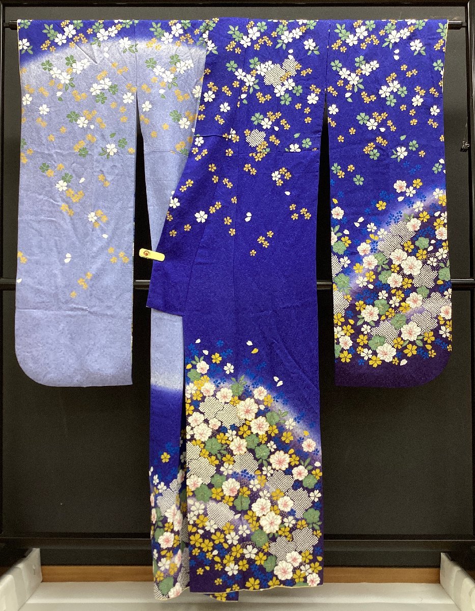 きものトゥレジュ☆振袖・襦袢２点セット☆振袖:身丈162.5cm/裄68.5cm/正絹/青【K-00613-0912m】 きものトゥレジュ☆振袖・襦袢２点セット☆振袖:身丈158cm&frasl;裄62cm&frasl;正絹 着物トゥレジュ☆振袖☆作家物⁄落款印⁄蝶⁄正絹⁄藍色系⁄身丈166.5⁄裄651 着物トゥレジュ☆袋帯(六通)☆振袖用☆正絹・他&frasl;赤・緑系&frasl;金・ゴールド 黄色 蝶 裄67cm