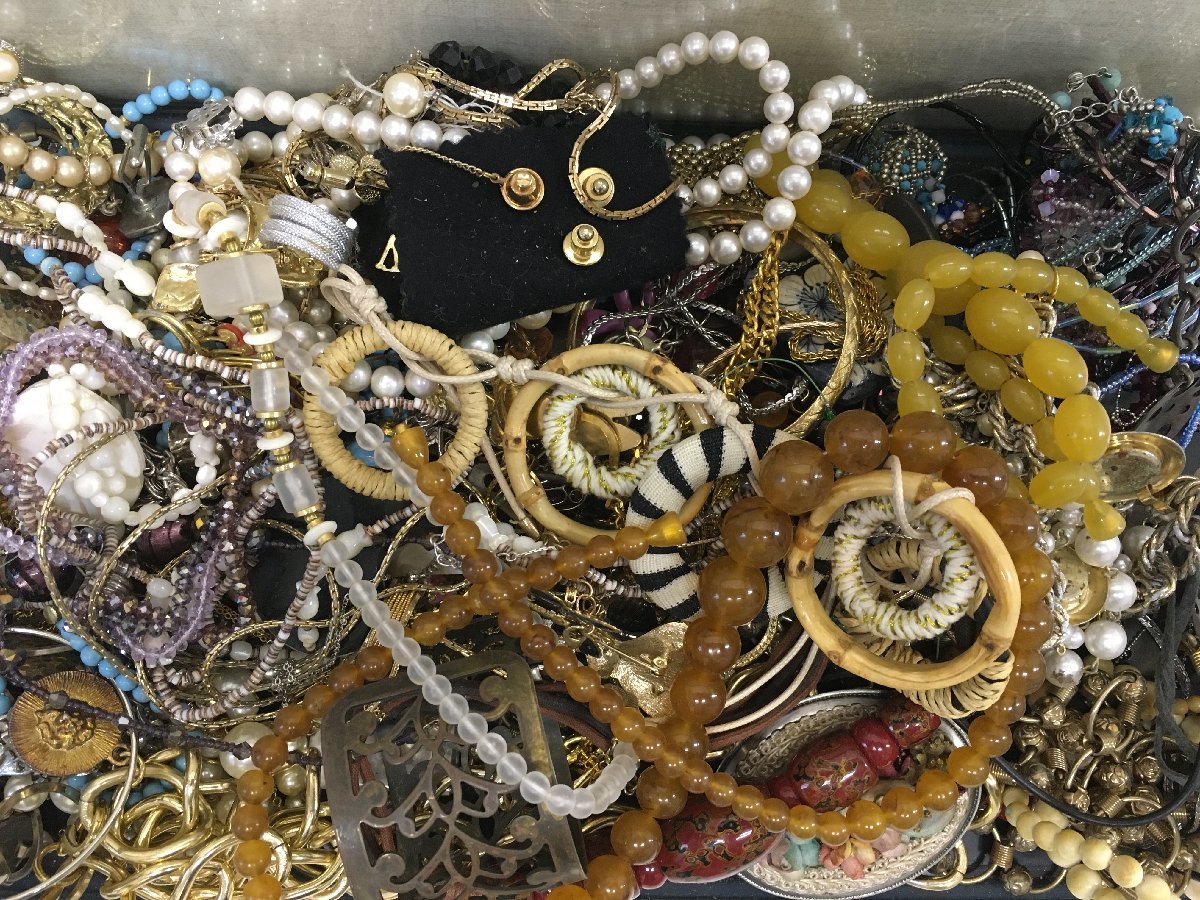 大量 アクセサリー イミテーション まとめ売り 総重量 約14.1Kg 