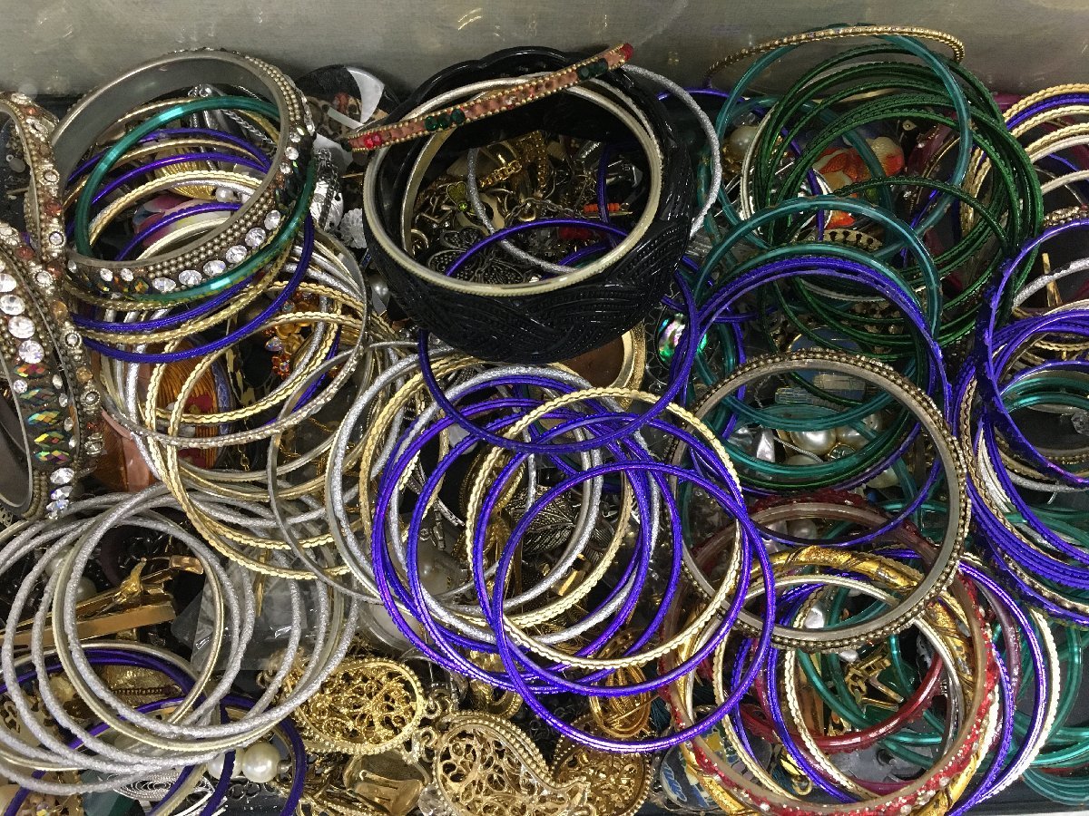 大量 アクセサリー イミテーション まとめ売り 総重量 約14.1Kg 