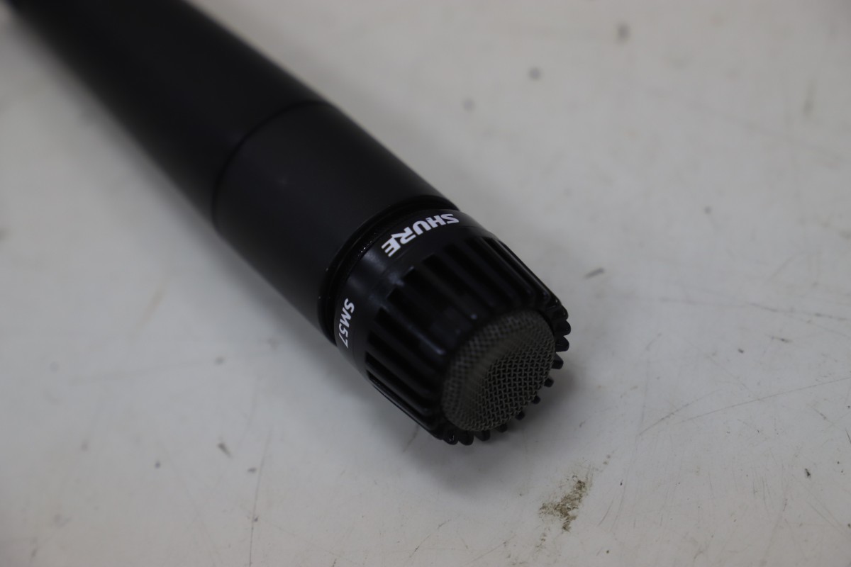 SHURE SM57 シュアー ダイナミックマイク マイクスタンド付(B6298