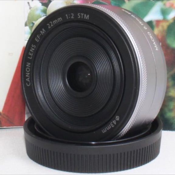 希少なシルバー人気のパンケーキレンズキャノン EF-M 22mm EF-M Canon パン