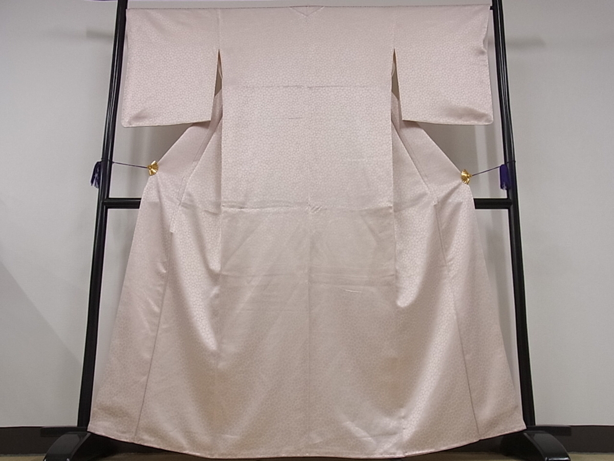 着物屋こころ■上質な色無地　舞花地紋　桜色　着丈162cm 裄66.5cm　正絹　逸品　B-fe2698