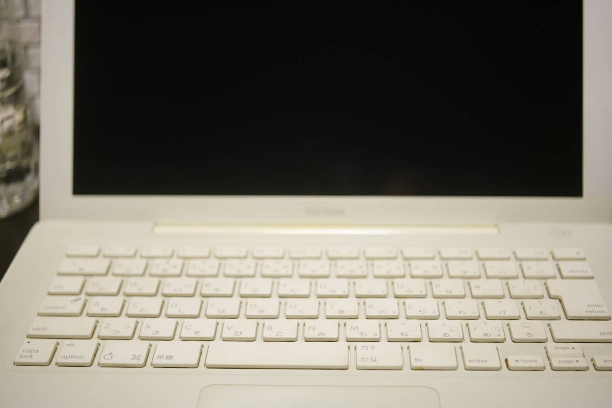 macbook 2GHZ intel core duo 2GB 667 MHz DDR2 SDRAM 13インチ　ICH7-M AHCI 60gb 確認用アプリ cs