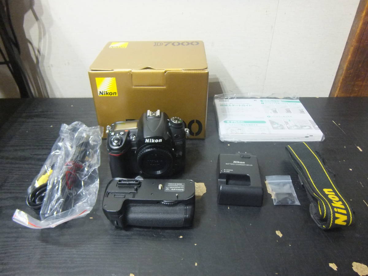 中古◆デジタル一眼レフ◆ニコン/Nikon◆D7000◆通電確認済 D70 Nikon ニコン [AF-S レンズキット 標準＆望遠レン