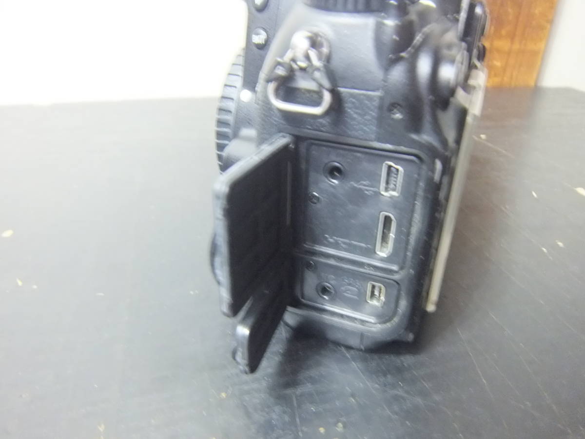 中古◆デジタル一眼レフ◆ニコン/Nikon◆D7000◆通電確認済 D70 Nikon ニコン [AF-S レンズキット 標準＆望遠レン