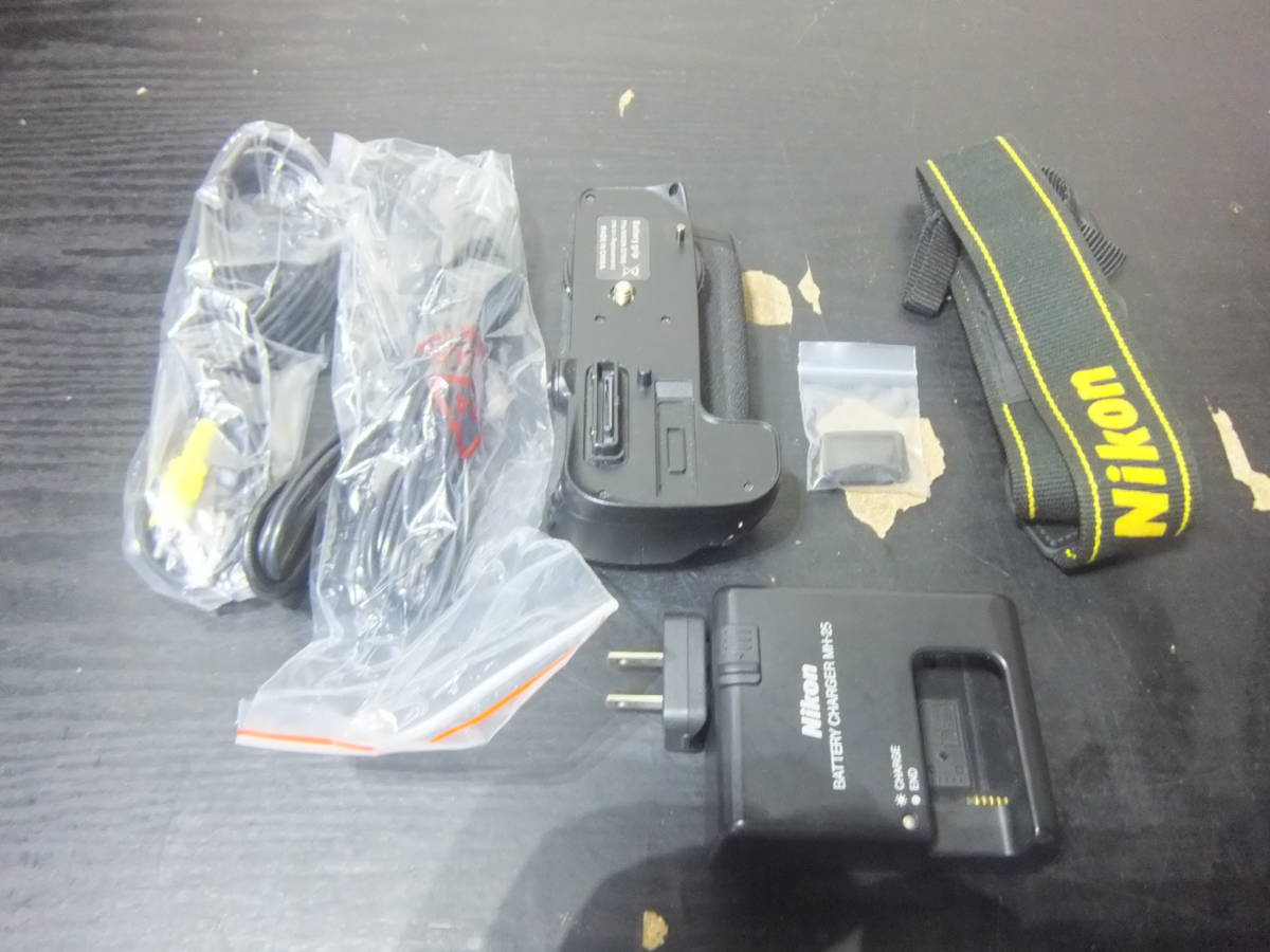 中古◆デジタル一眼レフ◆ニコン/Nikon◆D7000◆通電確認済 D70 Nikon ニコン [AF-S レンズキット 標準＆望遠レン