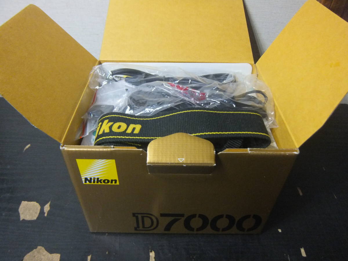 中古◆デジタル一眼レフ◆ニコン/Nikon◆D7000◆通電確認済 D70 Nikon ニコン [AF-S レンズキット 標準＆望遠レン