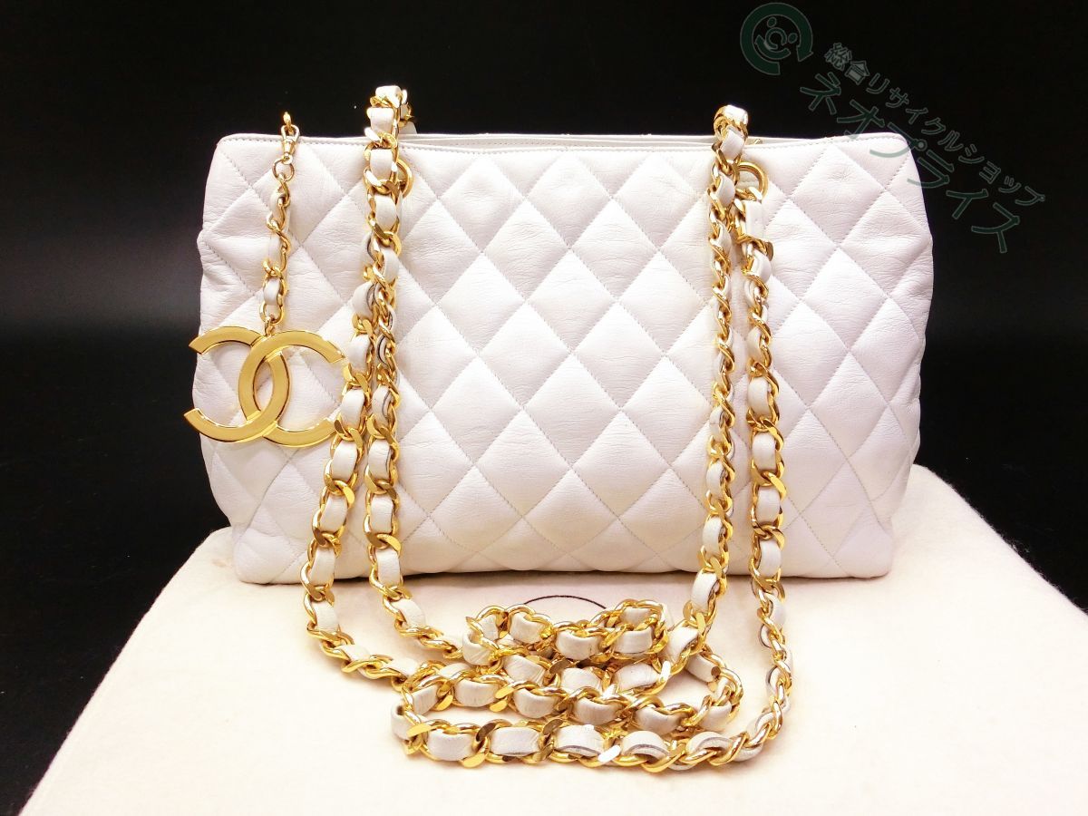 ◆S3703 CHANEL シャネル マトラッセ ココマーク チャーム付 チェーン ショルダー バッグ