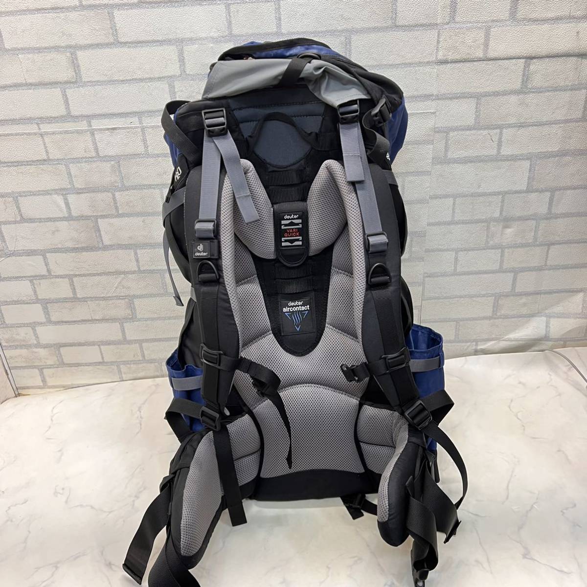 美品 1回のみ使用 deuter ドイター aircontact 65+10 エアーコンタクト 
