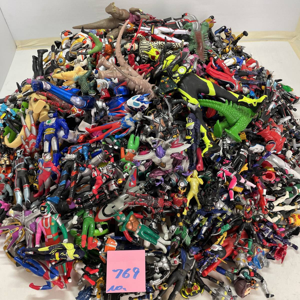 ウルトラマン 怪獣 仮面ライダー ソフビ 人形 フィギュア ヒーロー 