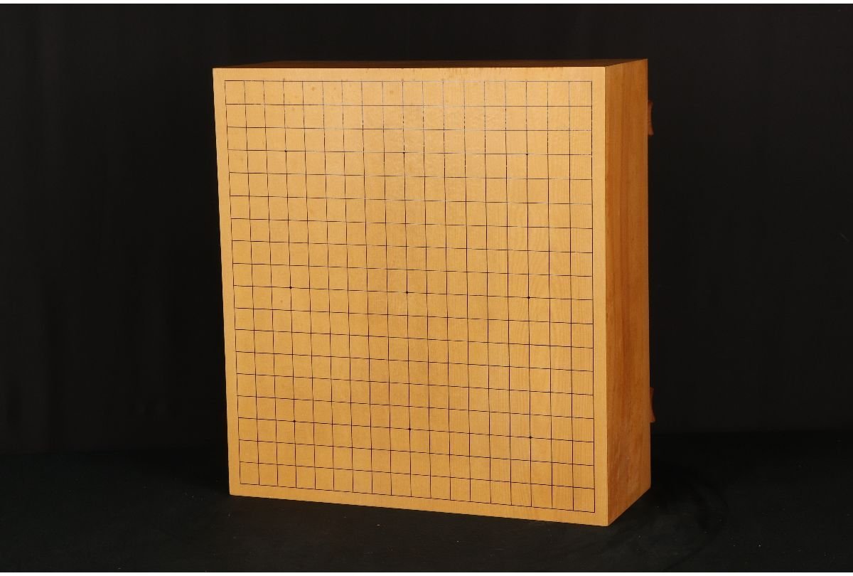 URA]本榧製足付19路碁盤/厚み16.2cm/約15.6kg/4-10-49(検)骨董/囲碁