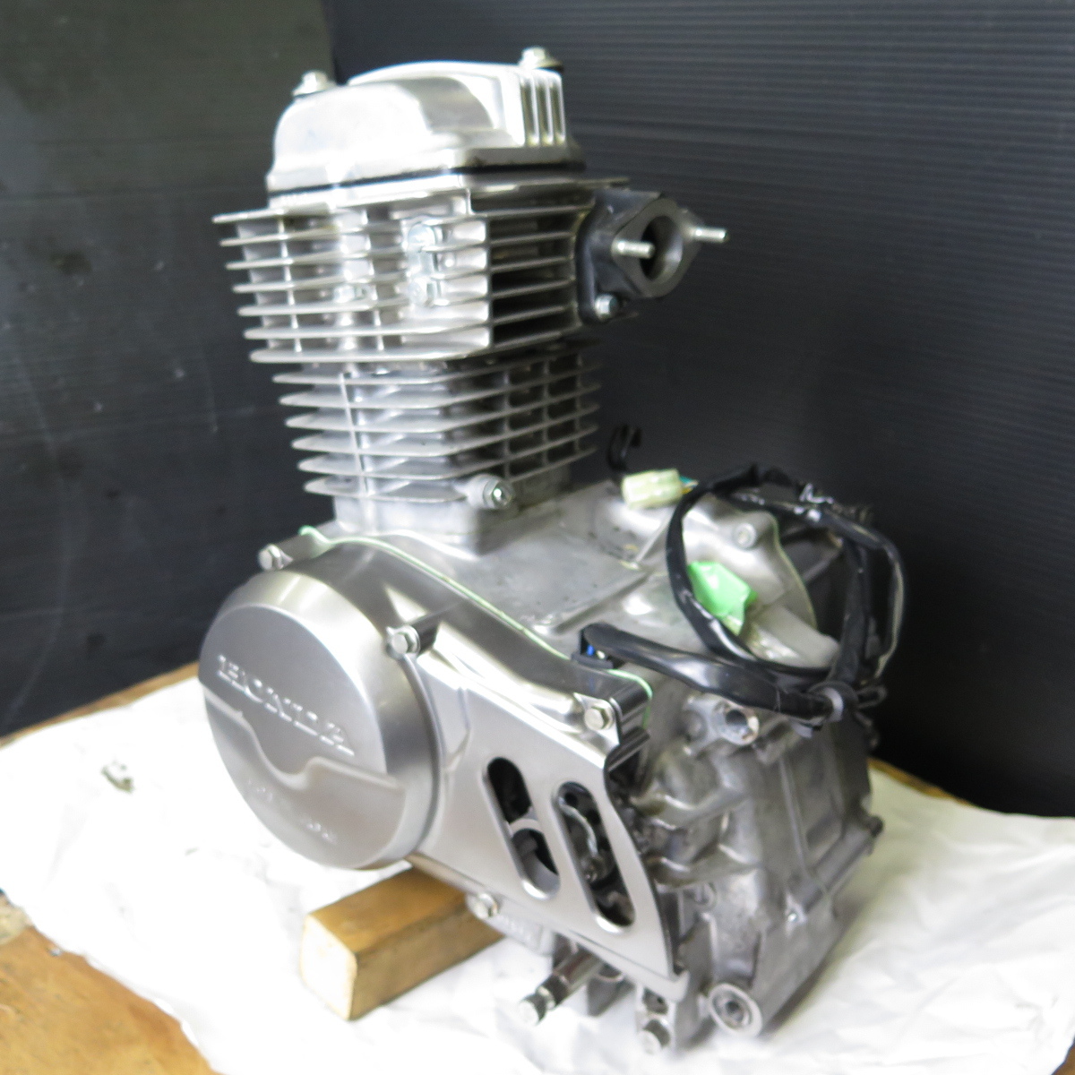 ☆NSF100 (HR01) HRC レーサー 純正　ハンドル　バーエンド 　ホンダ 中古 220901 ☆NSF100 (HR01) HRC レーサー 純正 エンジン 実働確認済み ホンダ