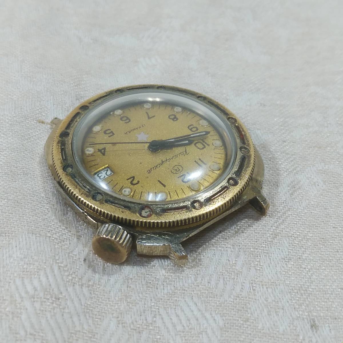 中古実働品 旧ソ連製 腕時計 vostok ボストーク/コマンダスキー 機械式 