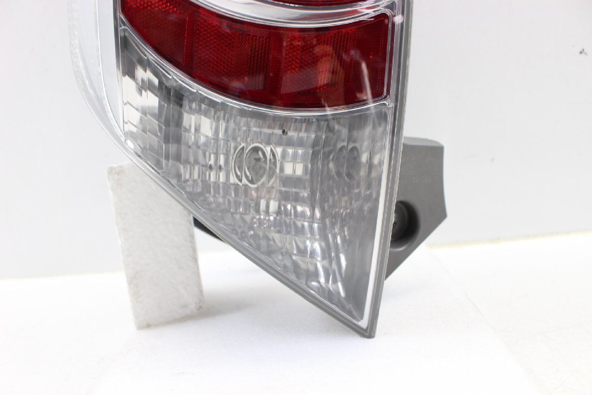 アクア NHP10 前期 LED テールランプ 左 左側 スタンレー 52-252 81560