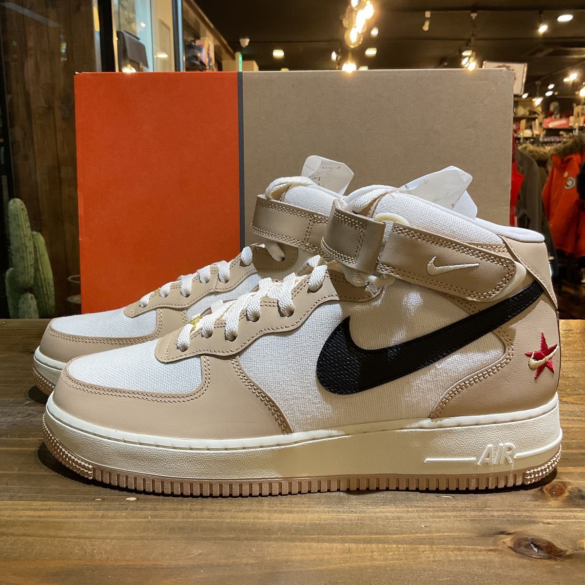 【送料無料】 NIKE AIR FORCE 1 MID &lsquo;07 LX ナイキ エアフォース1ミッド DX2938-200 size 28cm 品 黒タグ(28.0cm)｜売買されたオークション情報、yahooの商品情報をアーカイブ公開 - オークファン 28.0cm