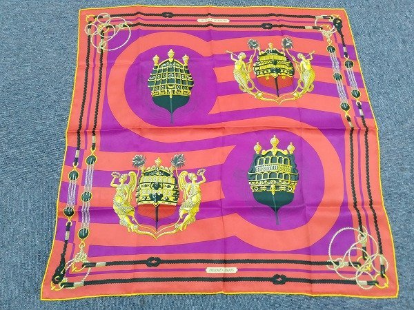 HERMES　エルメス スカーフ　カレ70　CHATEAUX D'ARRIERE 艫飾り　レッド×パープル　◎A091　