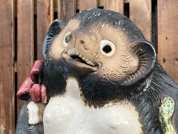 信楽焼 八作 タヌキ 狸 女の子 メス 置物 高さ45㎝ オブジェ 飾り物
